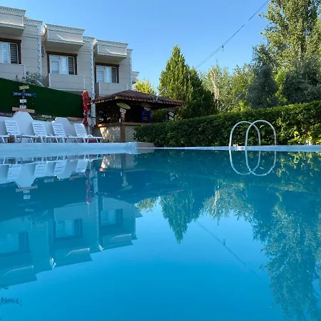 Sunrise Aya Πανσιόν 4*